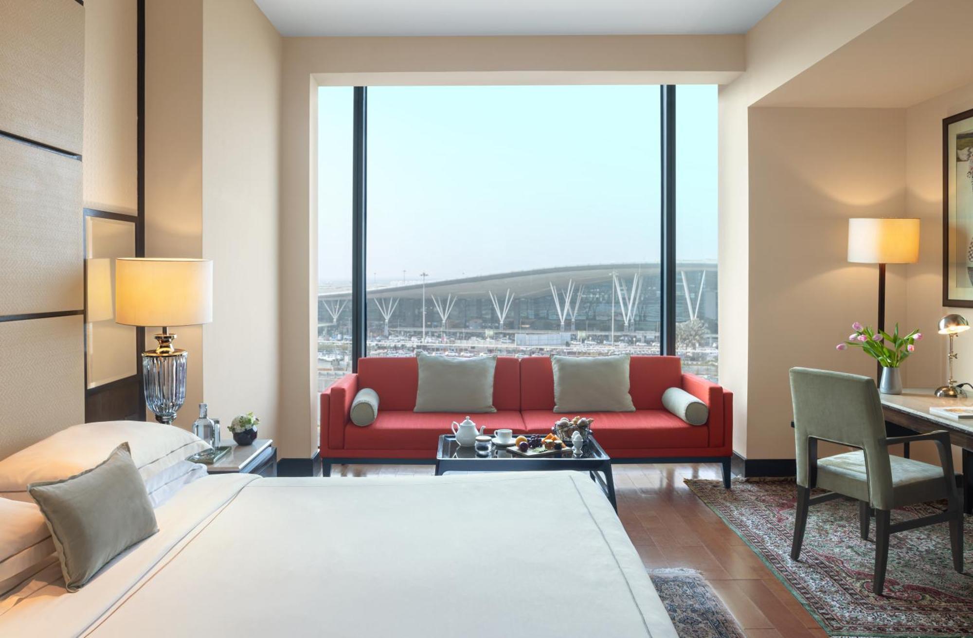 Taj Bangalore Devanahalli Zewnętrze zdjęcie A suite at the hotel