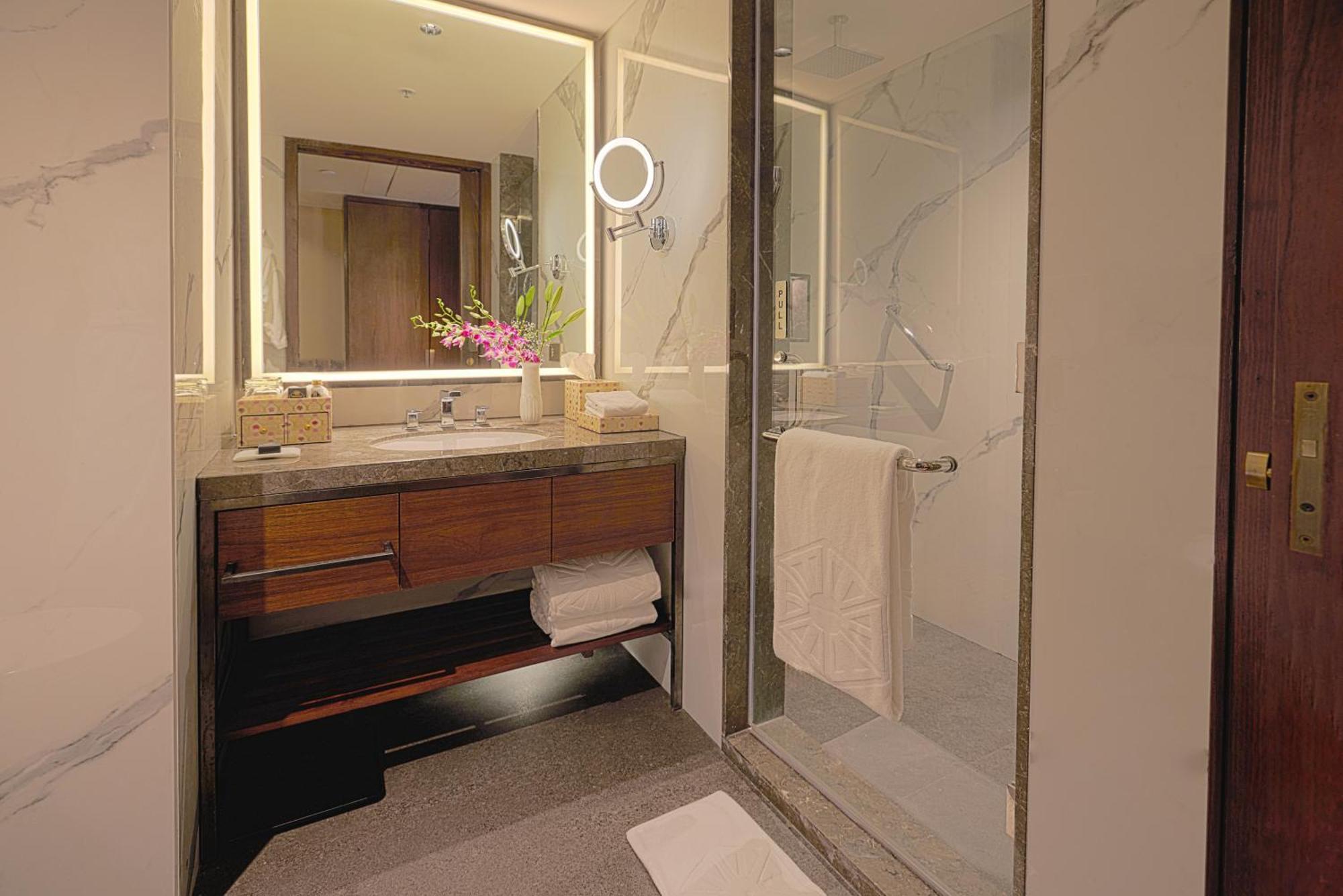 Taj Bangalore Devanahalli Zewnętrze zdjęcie Bathroom